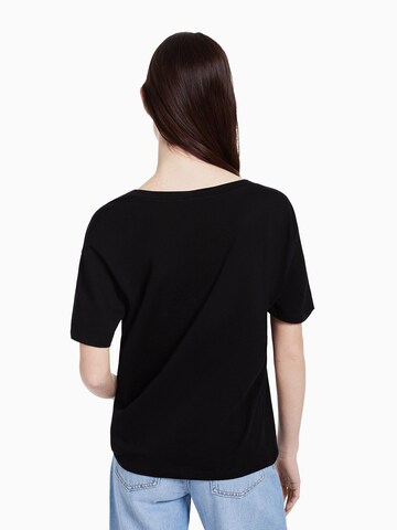 Bershka T-Shirt in Schwarz