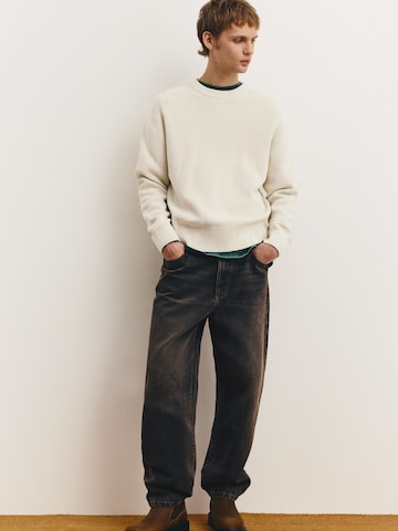 Pull&Bear Pulover | bela barva: sprednja stran