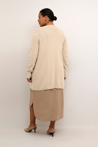 KAFFE CURVE Strickjacke 'Emana' in Beige