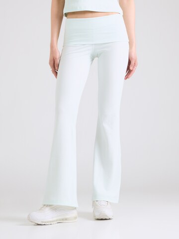 Nike Sportswear Rozšírený strih Nohavice - Zelená: predná strana