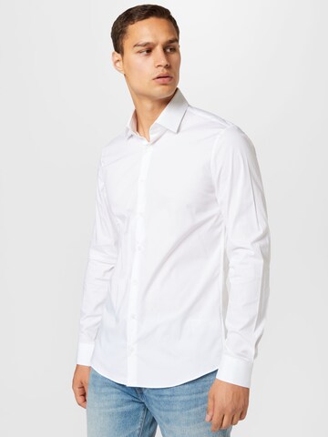 Coupe slim Chemise business Calvin Klein en blanc : devant