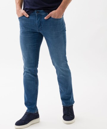 BRAX Slimfit Jeans 'Chuck' in Blauw: voorkant