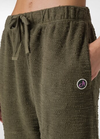 DEHA Tapered Trousers in Green