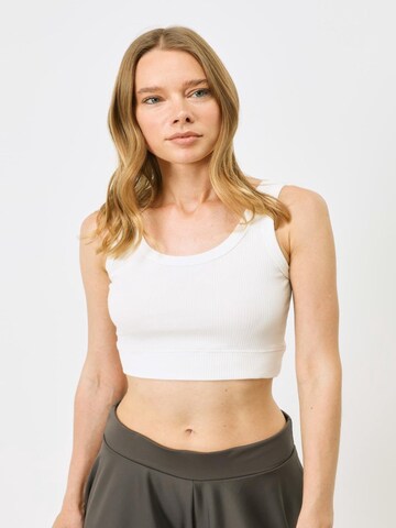 C&City Top in White: front