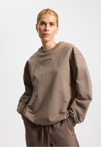 Sweat-shirt 'One' rethinkit studios en marron : devant