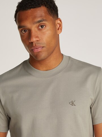 T-Shirt Calvin Klein Jeans en gris