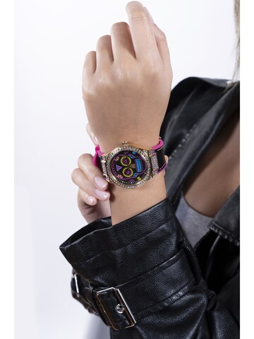 GUESS Analoguhr 'Calaverta' in Schwarz