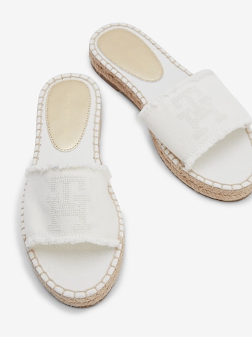 TOMMY HILFIGER Mules in Beige