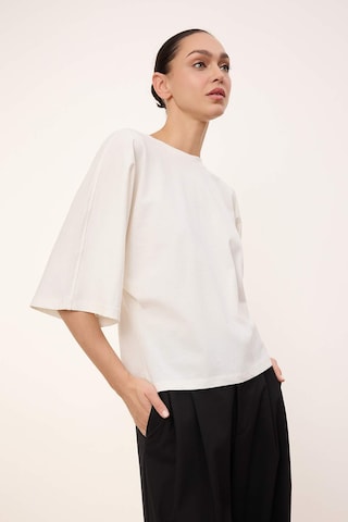 T-shirt Trendyol en blanc : devant