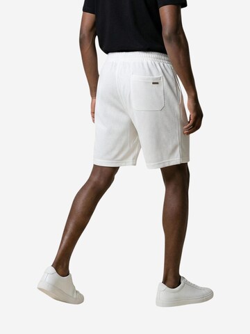 regular Pantaloni sportivi 'GL321SX-S26' di Gianni Lupo in bianco