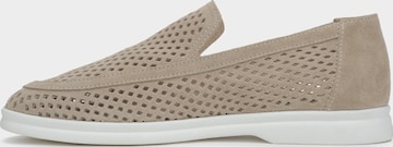 Estro Moccasins in Beige: front