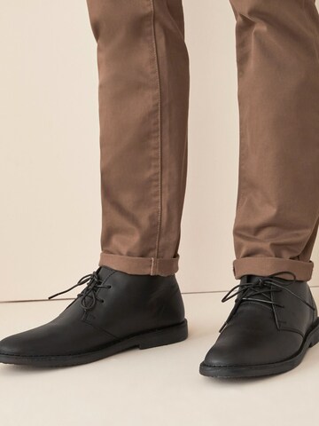 Next Chukka boots i svart