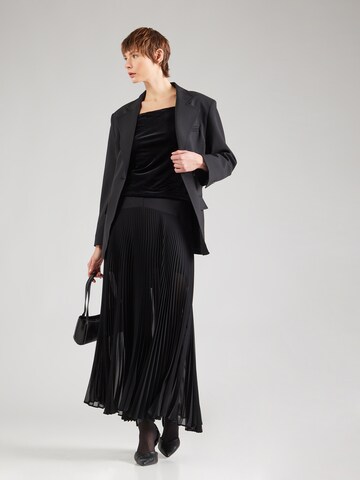 Top 'VELVET' de la Banana Republic pe negru