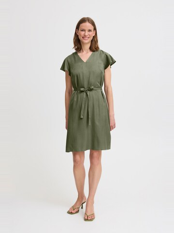 b.young - Vestido en verde: frente