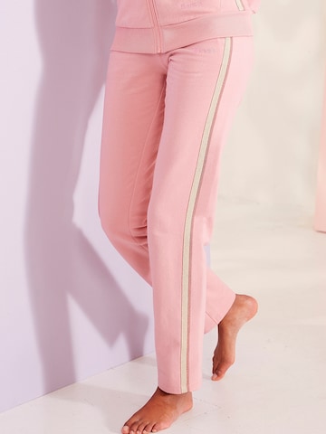 BENCH Regular Pants in Pink: front