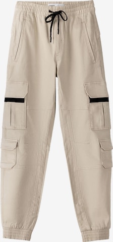 Pantaloni cargo di Bershka in beige: frontale