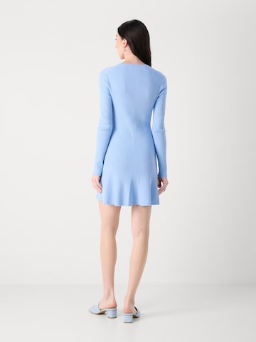 Rochie tricotat de la Calvin Klein Jeans pe albastru: spate