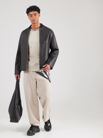 BOSS Тениска в бежово