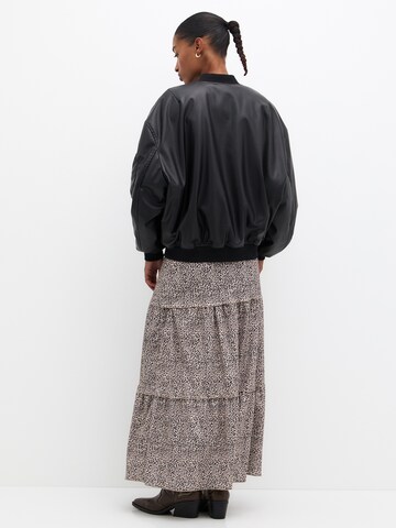 Pull&Bear Přechodná bunda – černá