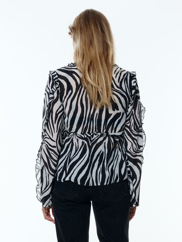 EDITED Blouse 'Ingrid' in Zwart