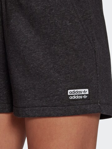 ADIDAS ORIGINALS Regular Shorts in Grau