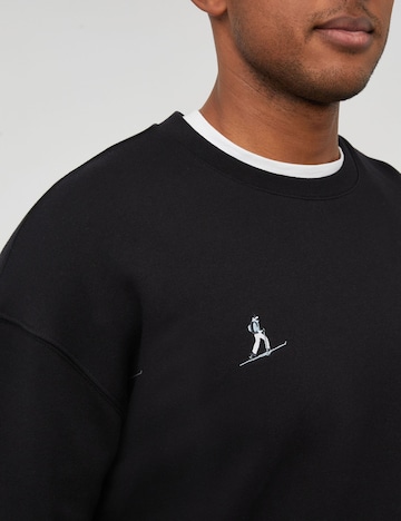 MAMMUT Athletic Sweater in Black
