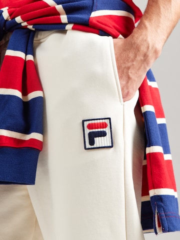 FILA Tapered Sporthose 'BAYDON' in Weiß