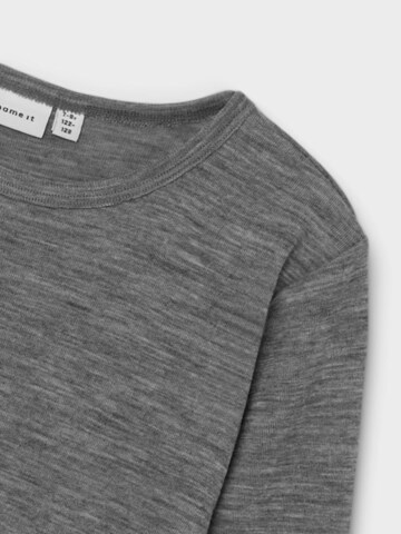 T-Shirt NAME IT en gris