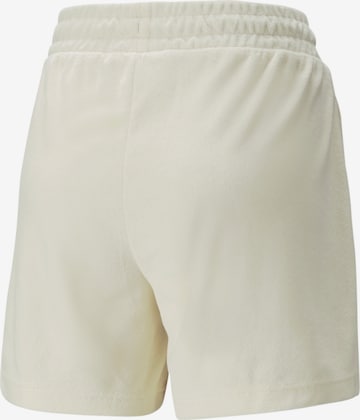 PUMA Loosefit Shorts in Weiß