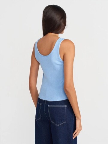 Dilvin Stricktop in Blau