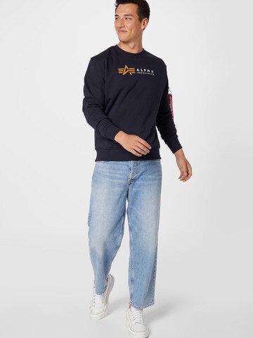 ALPHA INDUSTRIES Sweatshirt i blå