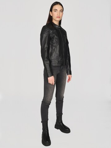 MUSTANG Übergangsjacke in Schwarz