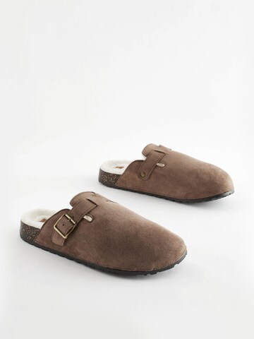 Next Copat | rjava barva