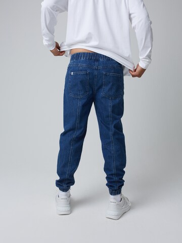 Tapered Jeans 'Simon' de la ABOUT YOU x Benny Cristo pe albastru