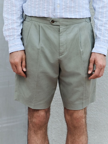 Regular Pantalon à pince Next en vert