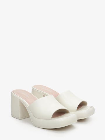 Estro Pantolette '54-2301' in Weiß