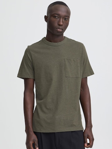 Casual Friday - Camiseta ' CFJASPER mélange tee with chest pocket ' en verde