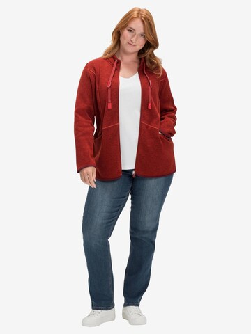 SHEEGO Fleece Jacket in Red