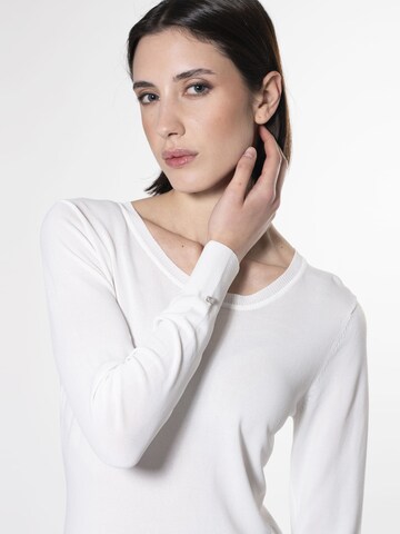 Pullover di Influencer in bianco