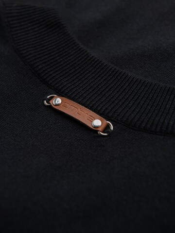 Pullover di Ombre in nero