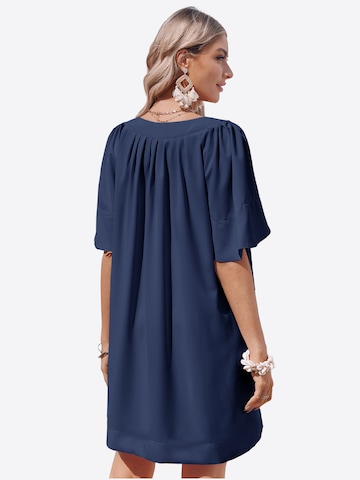 Rochie de la Imily Bela pe albastru