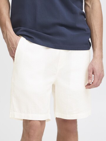 Regular Pantalon ' SDLIAM ' !Solid en blanc