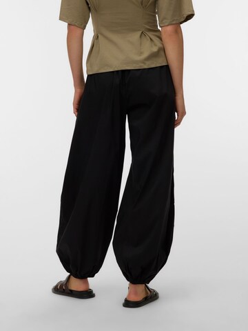 VERO MODA Regular Trousers 'LOTUS' in Black