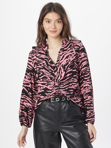 Wallis Curve Blouse in Roze: voorkant