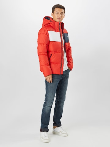 Tommy Jeans Winterjas in Rood