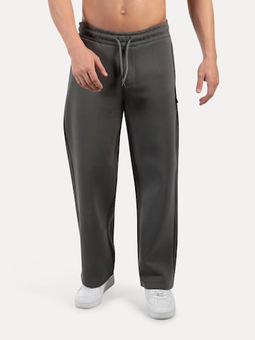 Smilodox Regular Brayan Casual Baggy Pants in Grau: Vorderseite
