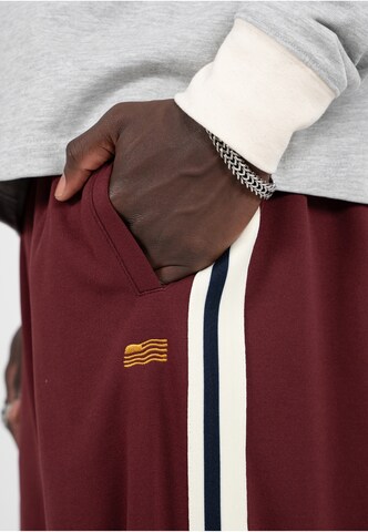 Prohibited - Loosefit Pantalón 'Club' en rojo