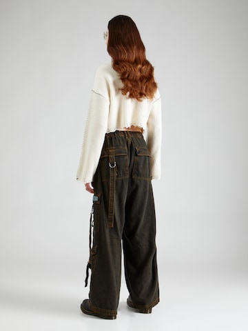 BDG Urban Outfitters Loose fit Cargo Jeans in Brown
