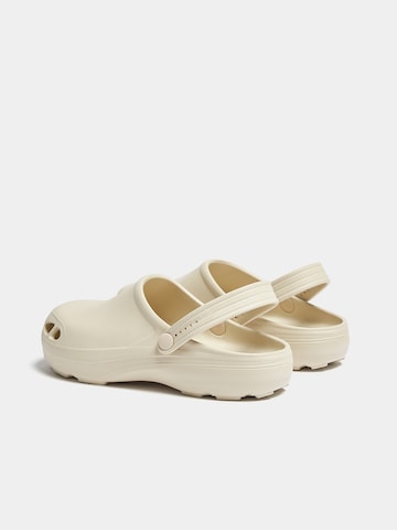 Pull&Bear Clogs in Beige