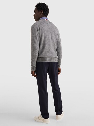 TOMMY HILFIGER Sweater in Grey